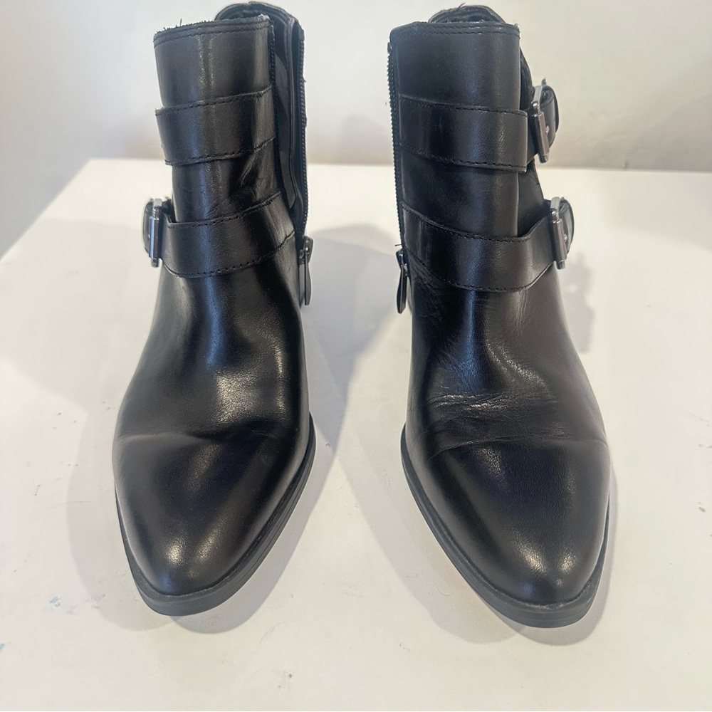 Franco Sarto black women’s boot whit heel and straps - Elegant and versatile